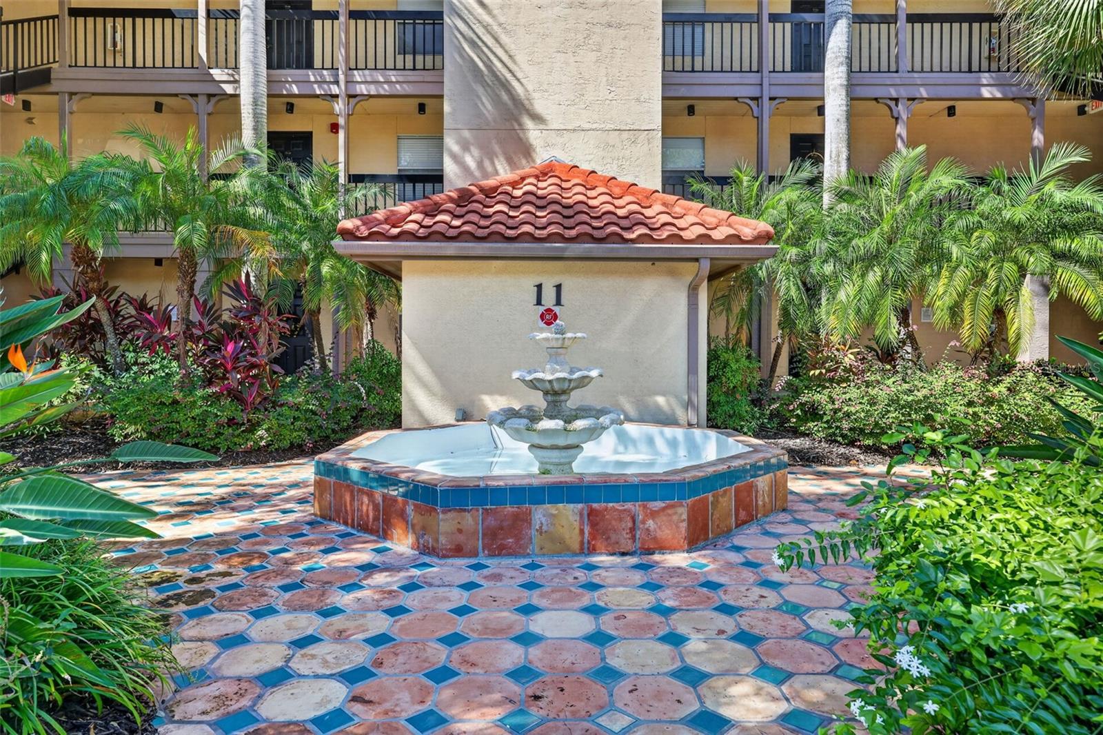 2400 FEATHER SOUND DR #1121, Clearwater FL 33762