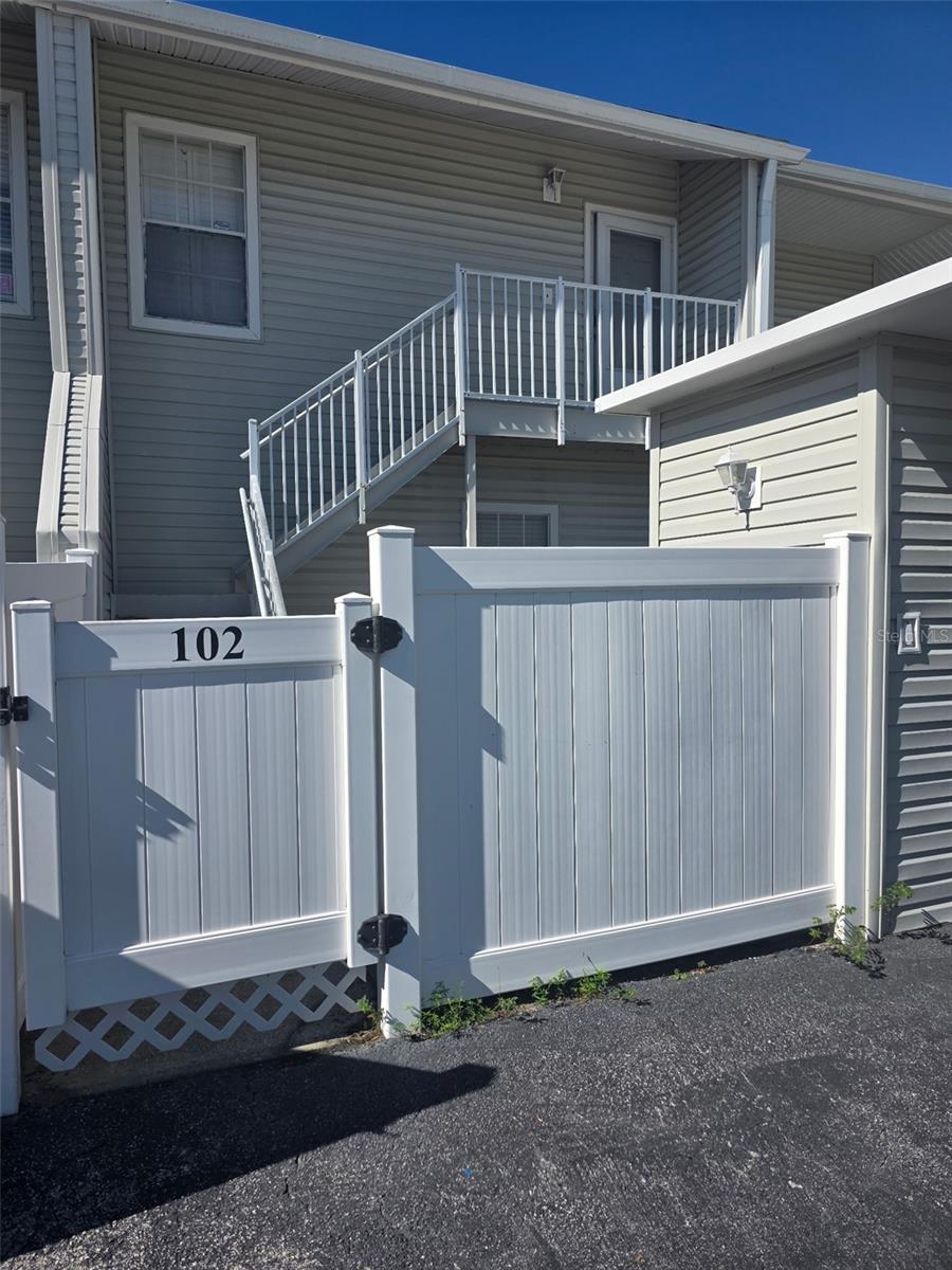 8350 SAVANNAH TRACE CIR #102, Tampa FL 33615