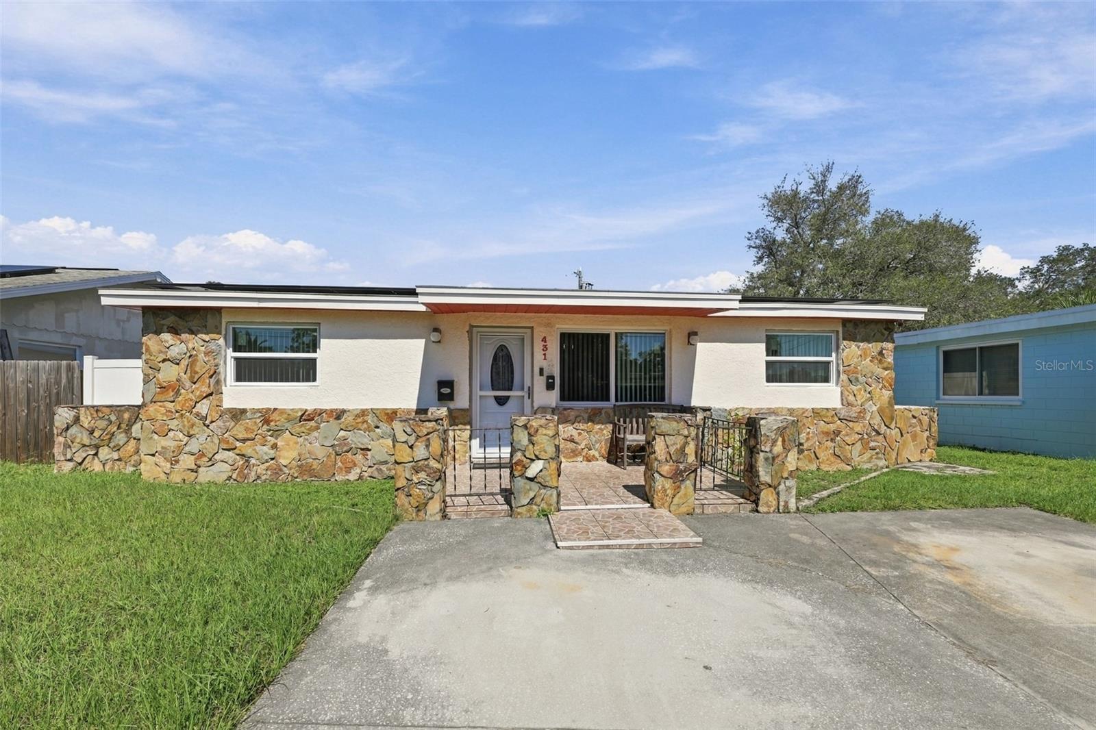 431 74TH AVE N, St Petersburg FL 33702