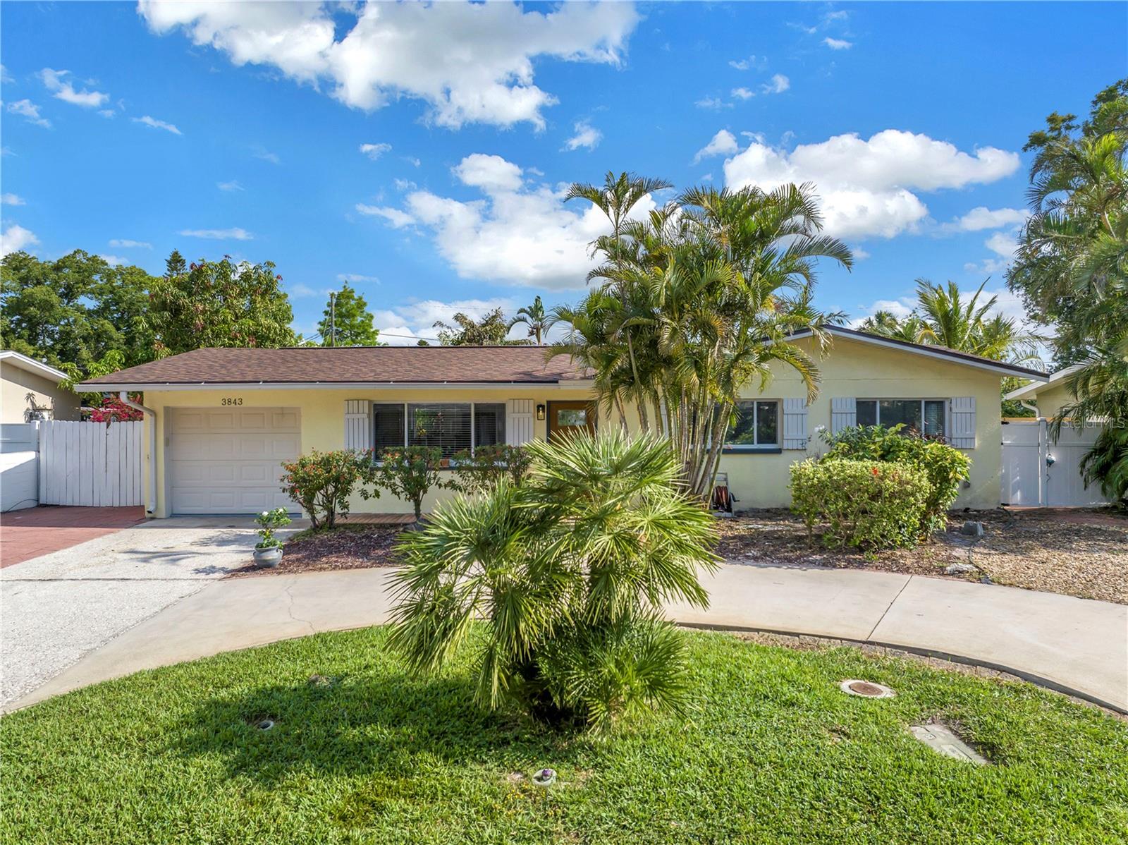 3843 NEPTUNE DR SE, St Petersburg FL 33705