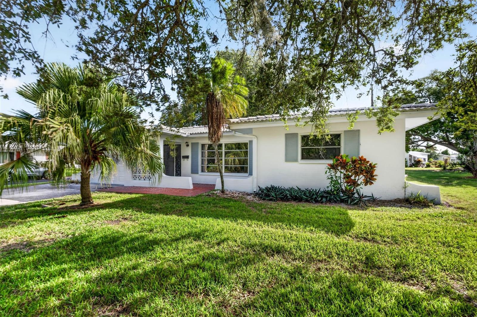 8779 143RD ST, Seminole FL 33776
