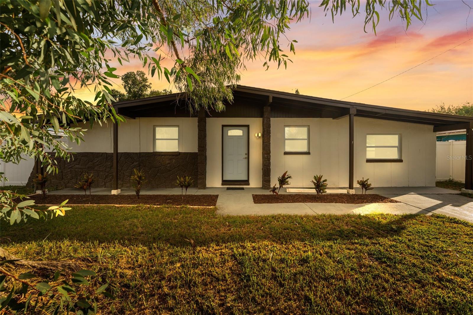 8307 LIBBY LN, Tampa FL 33619