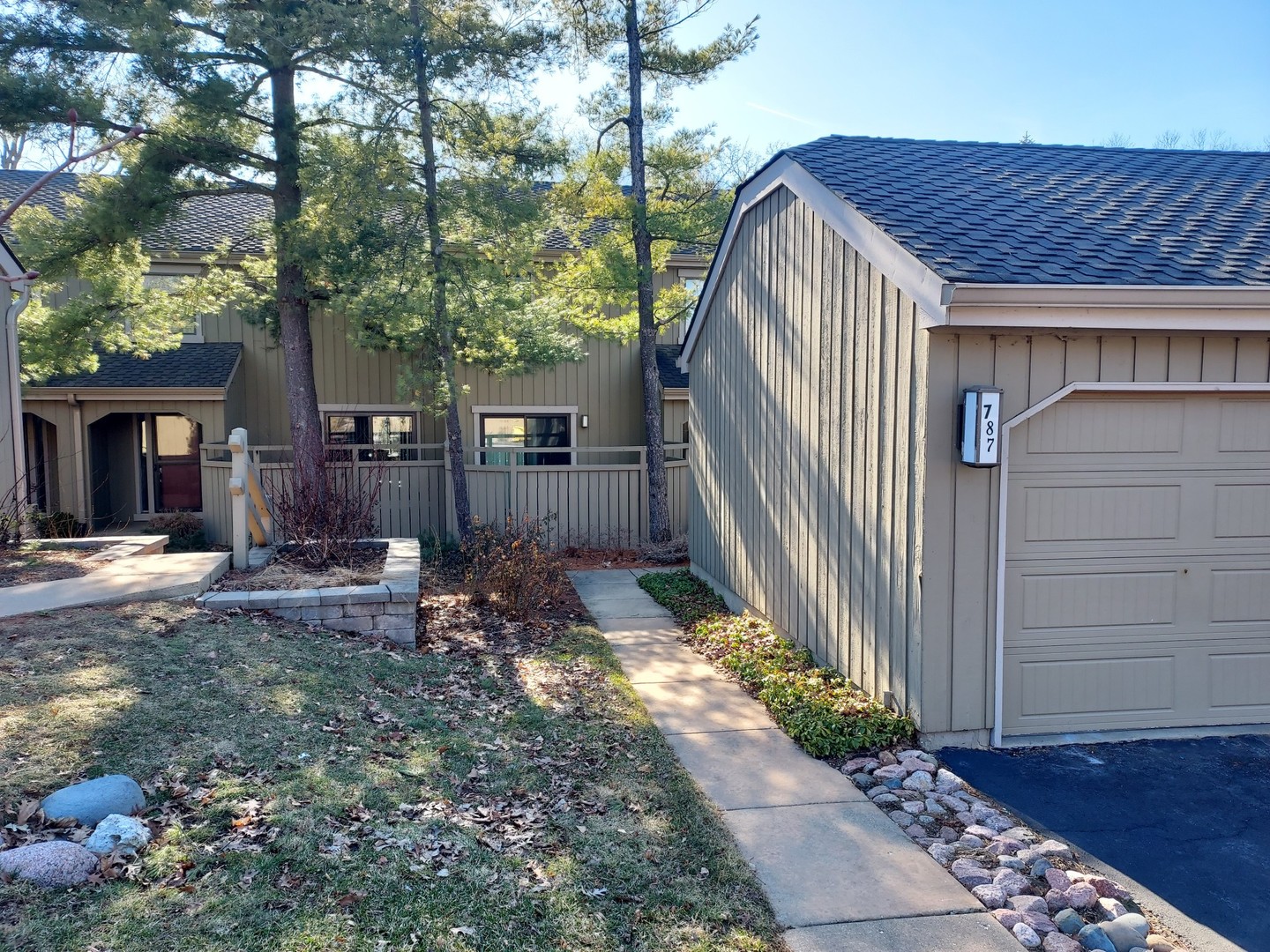 787 Oak Hill Road Unit 467, Lake Barrington IL 60010