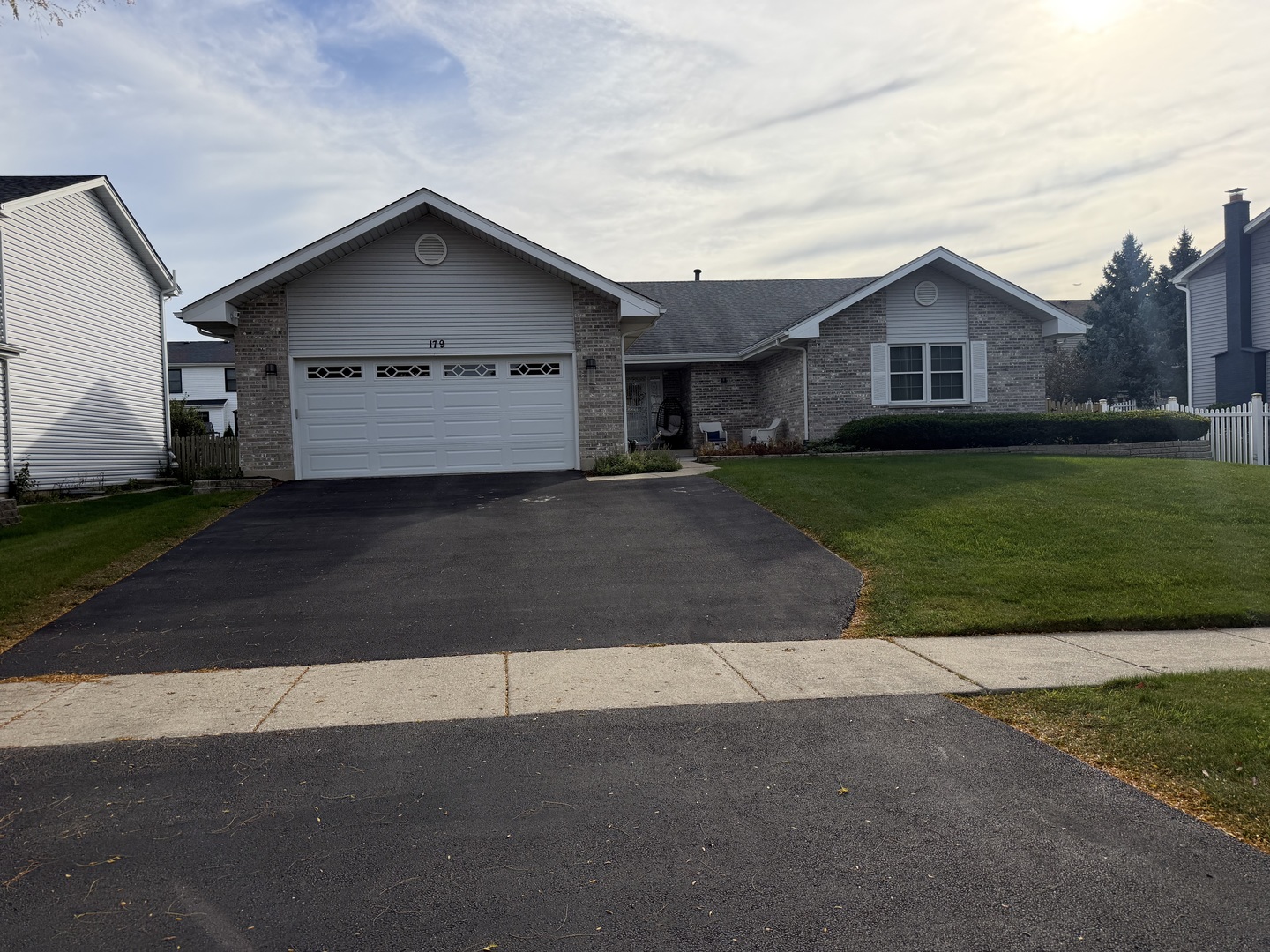 179 Farmgate Drive, Schaumburg IL 60193