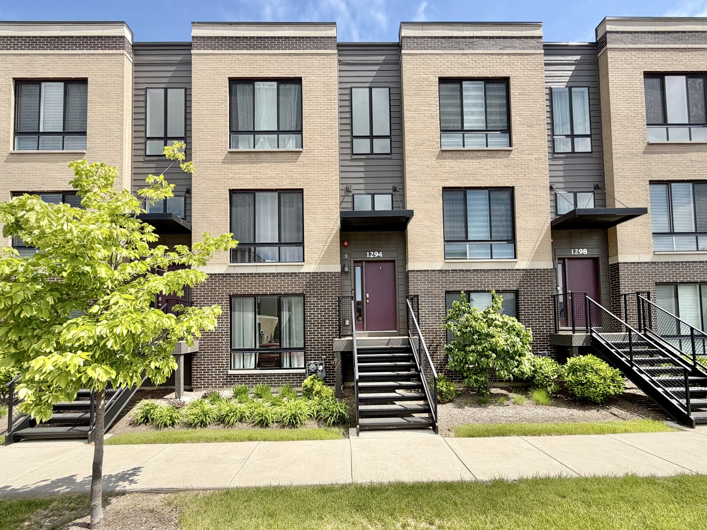 1294 Catalina Court, Schaumburg IL 60173