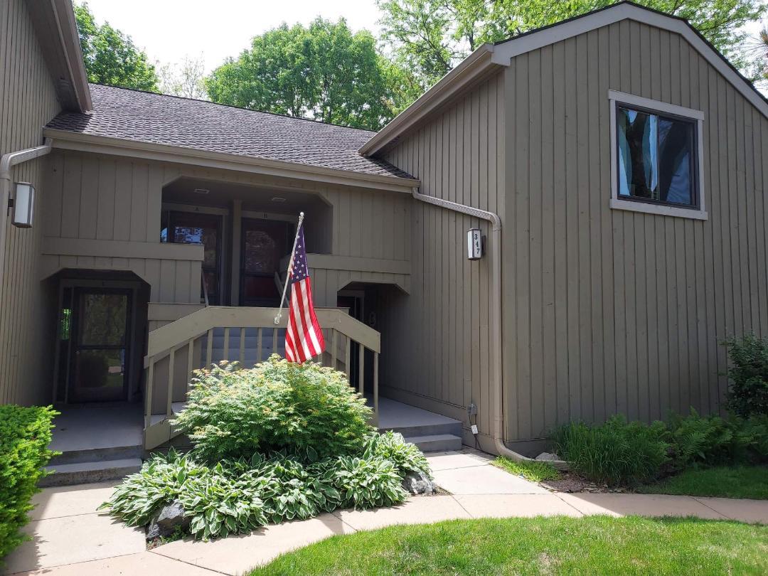 347-D Hickory Lane Unit C-445, Lake Barrington IL 60010