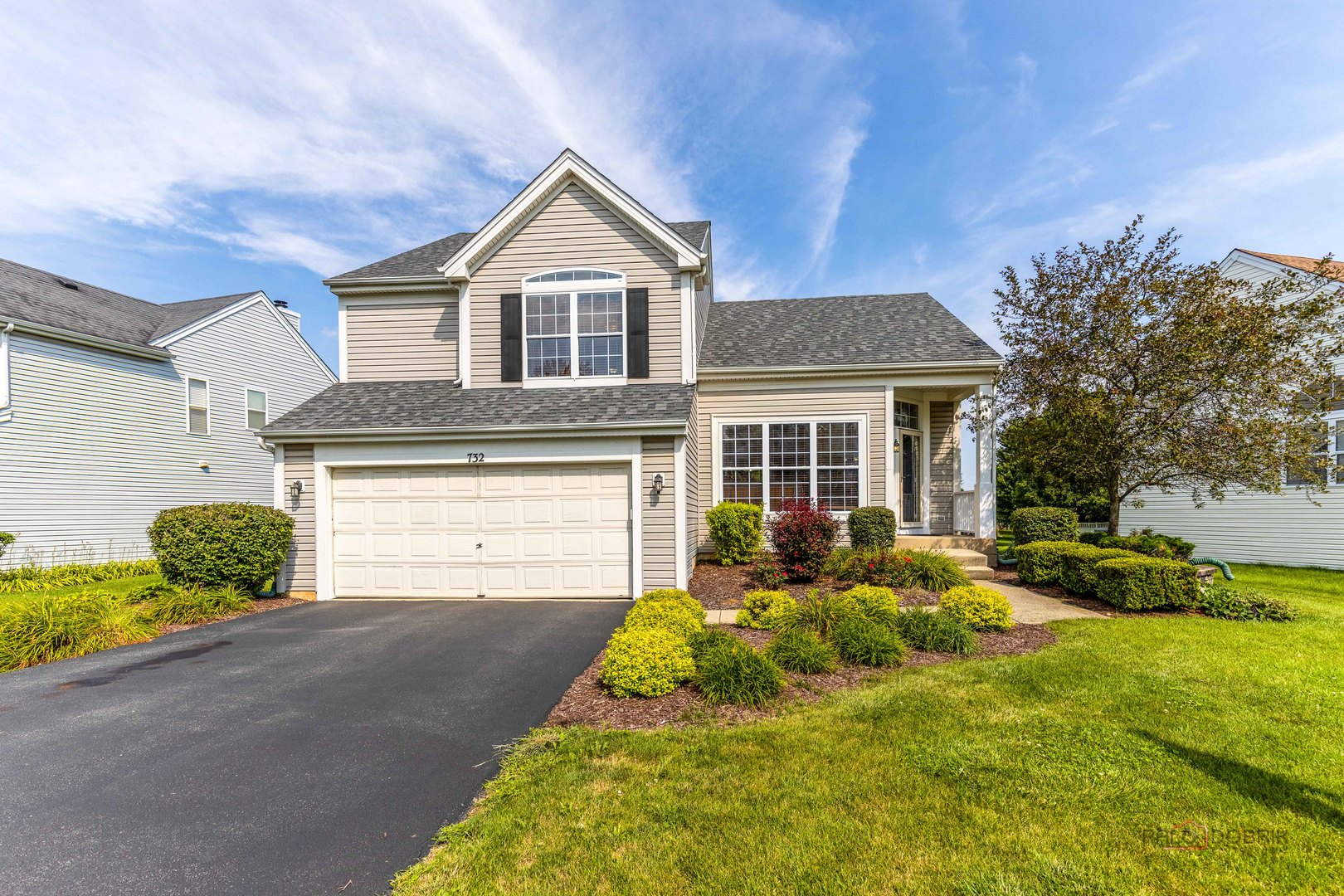732 Wildflower Circle, Naperville IL 60540