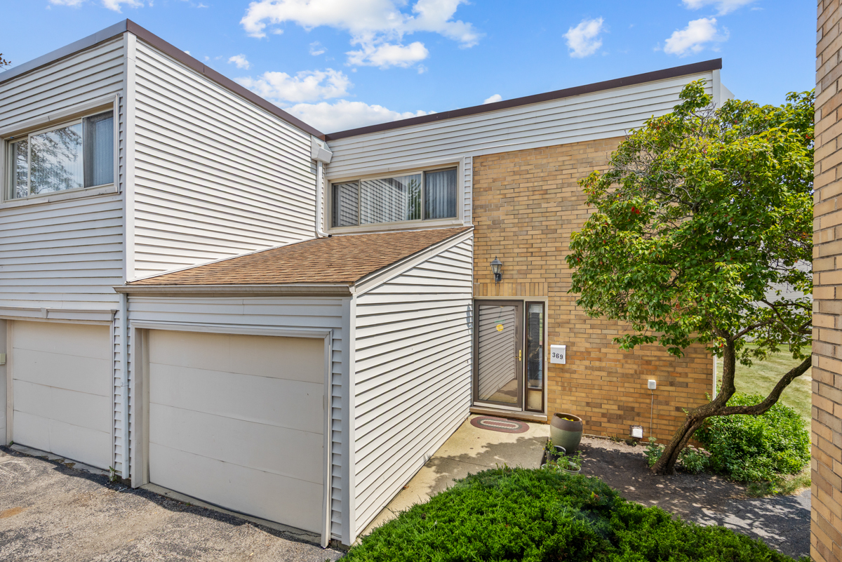 369 Cedar Tree Court, Hoffman Estates IL 60169