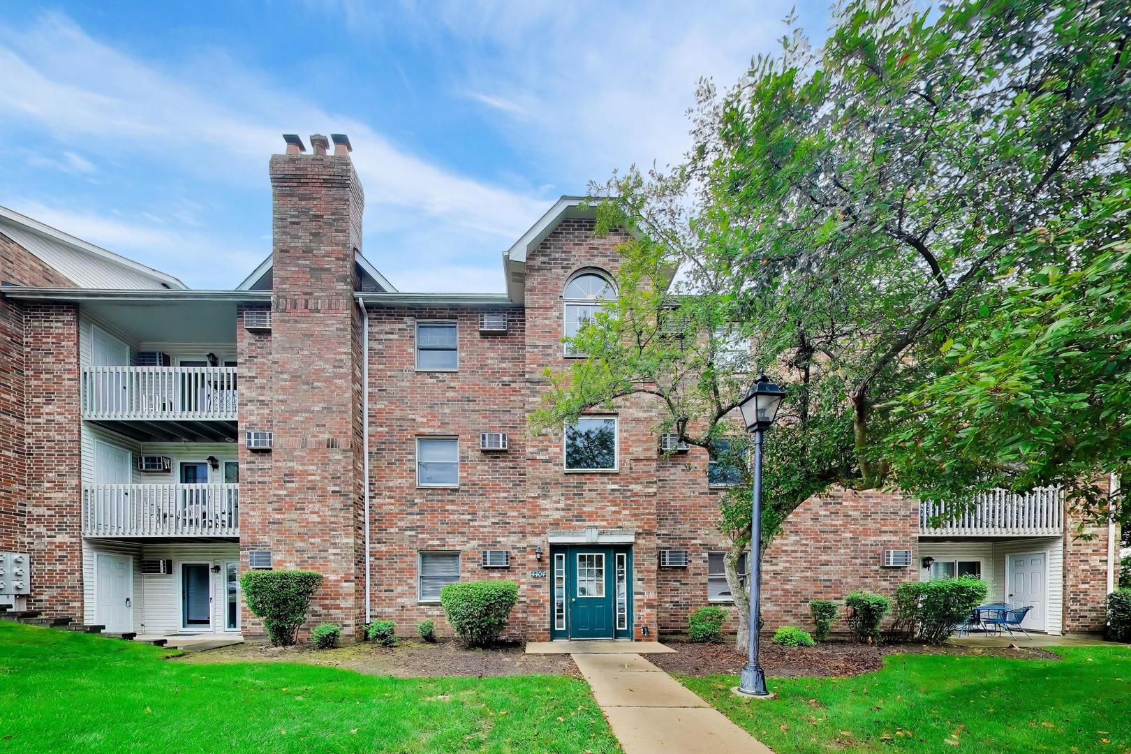 4404 W Shamrock Lane Unit 1A, Mchenry IL 60050