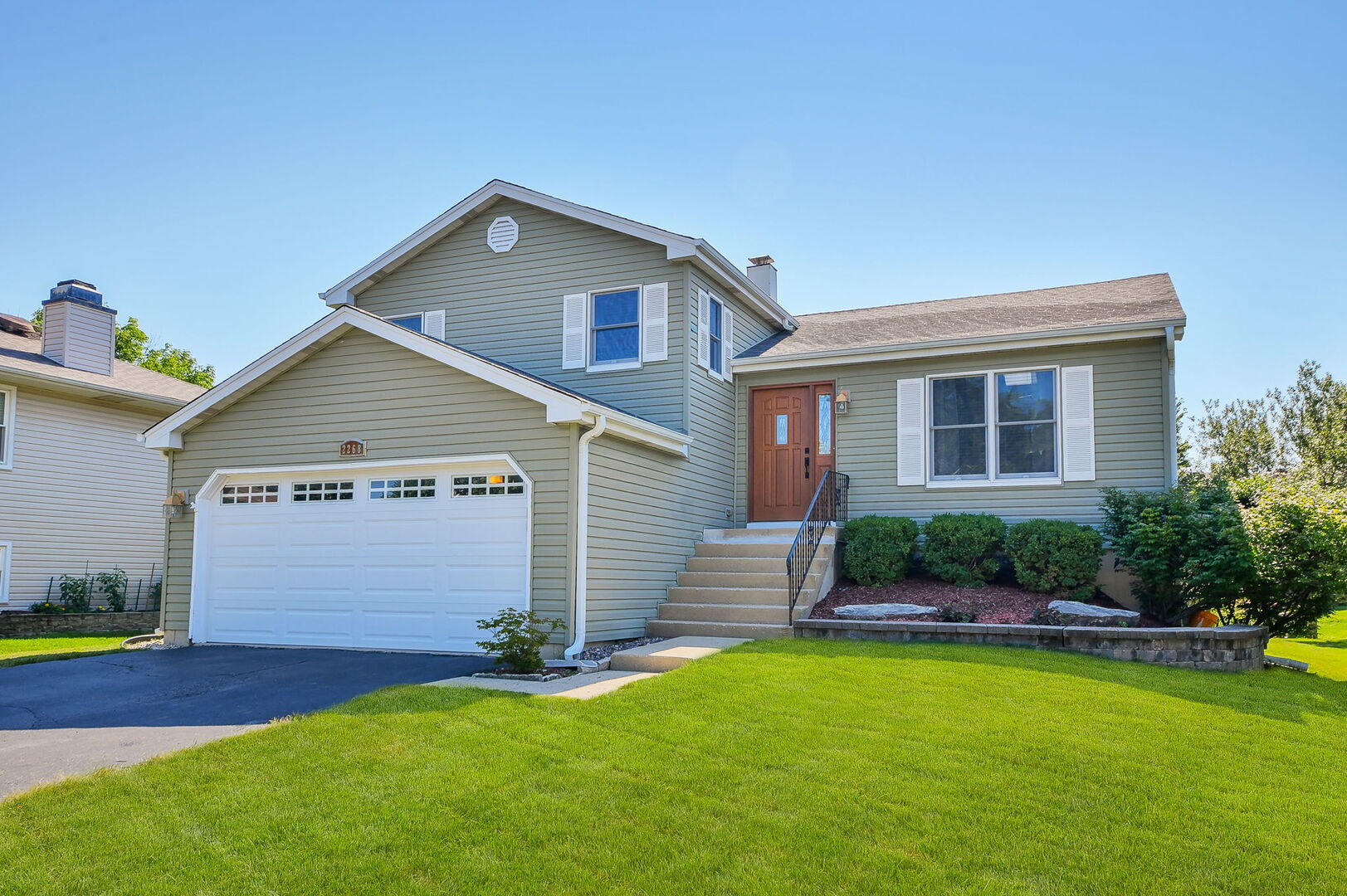 2268 Salisbury Drive, Naperville IL 60565