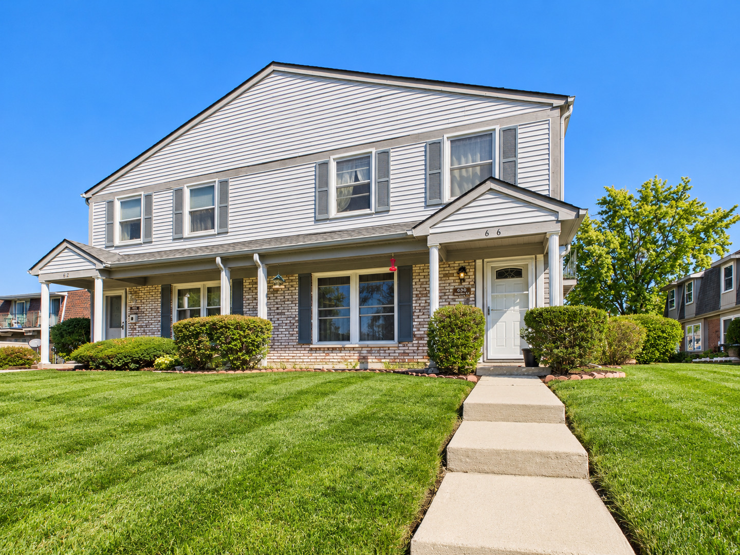 636 Newton Court Unit 636, Schaumburg IL 60194