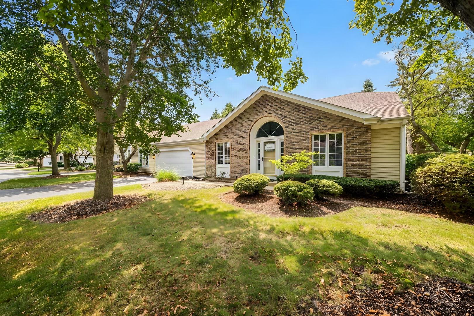 281 Governors Lane Unit 281, Elgin IL 60123