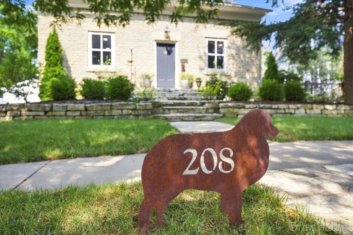 208 S 1st Street, Geneva IL 60134