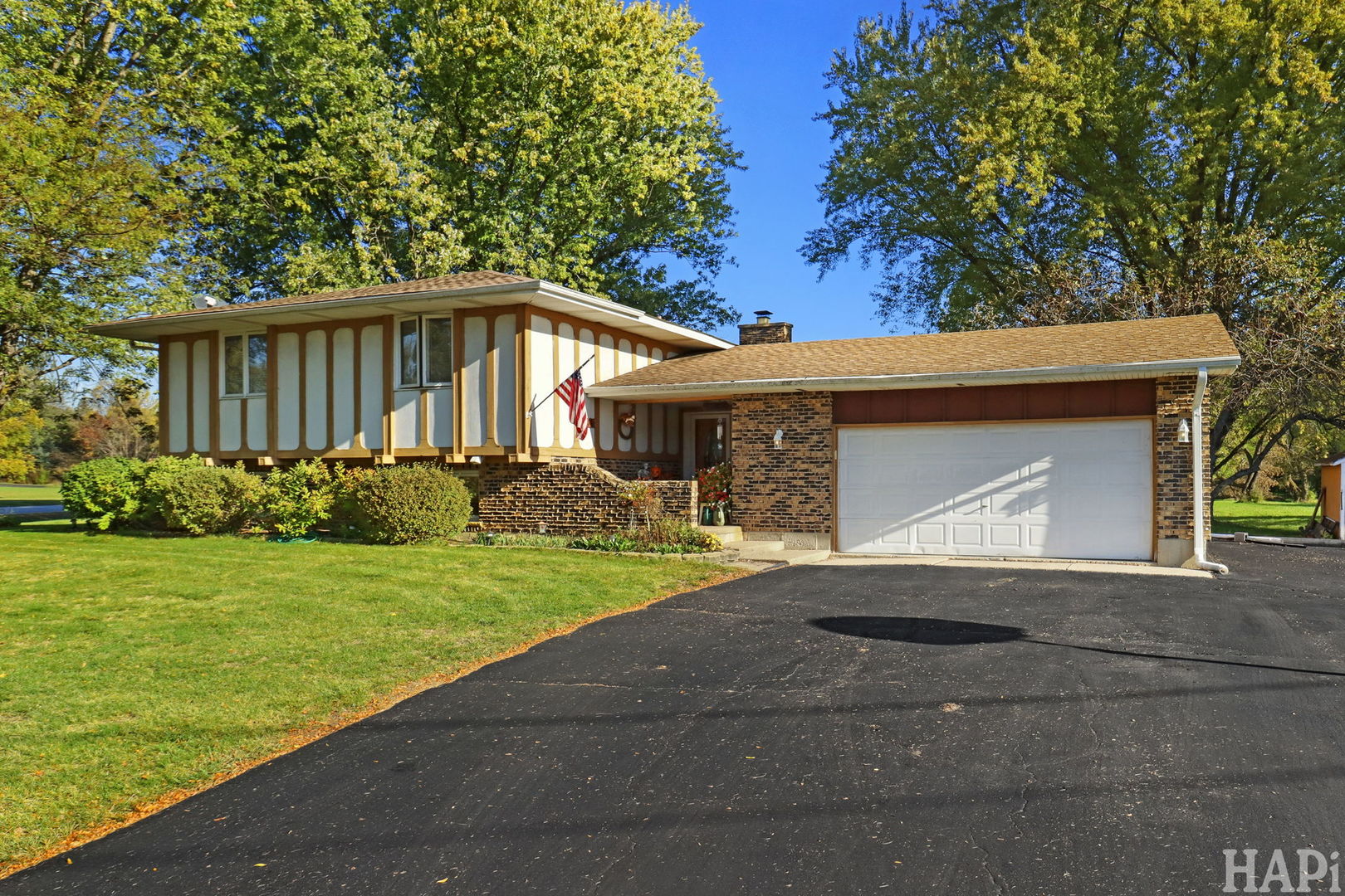 9604 Beech Avenue, Crystal Lake IL 60014