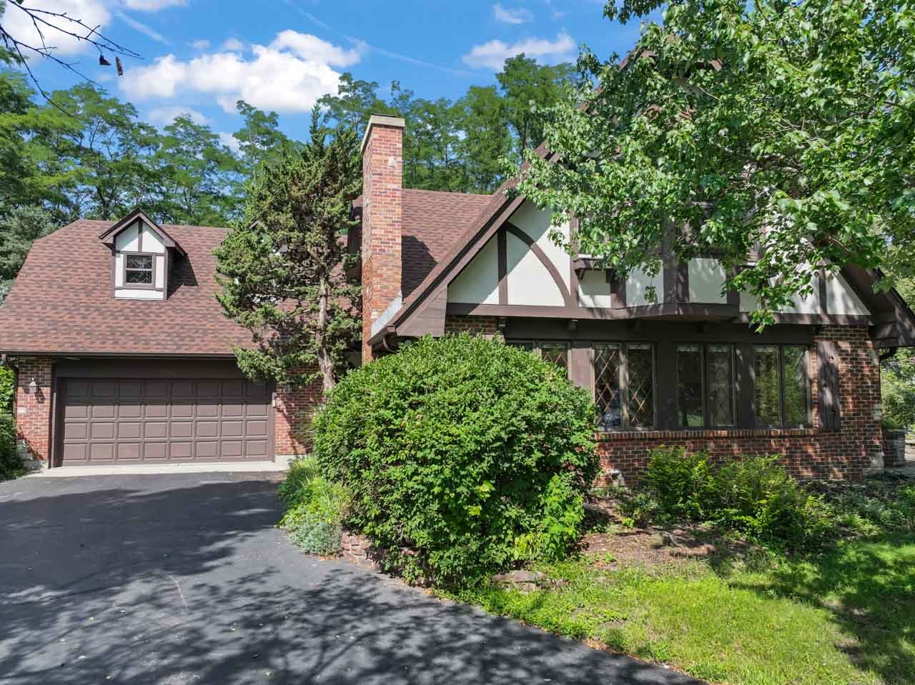 4511 Hanover Drive, Crystal Lake IL 60012