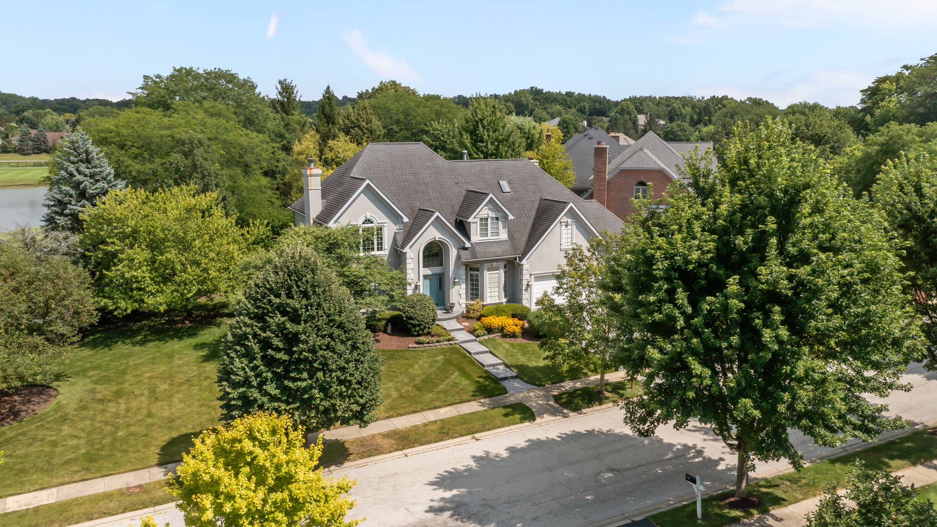 2506 Royal St Georges Court, St. Charles IL 60174