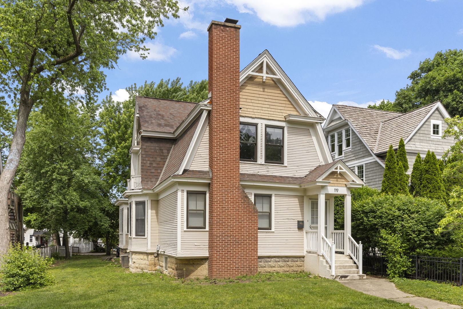 119 S Ellsworth Street, Naperville IL 60540