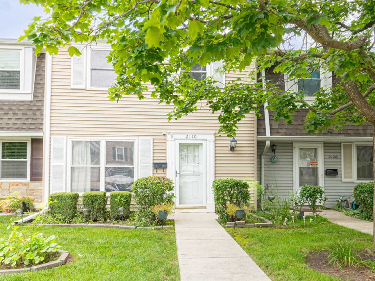 2110 STANLEY Court, Schaumburg IL 60194