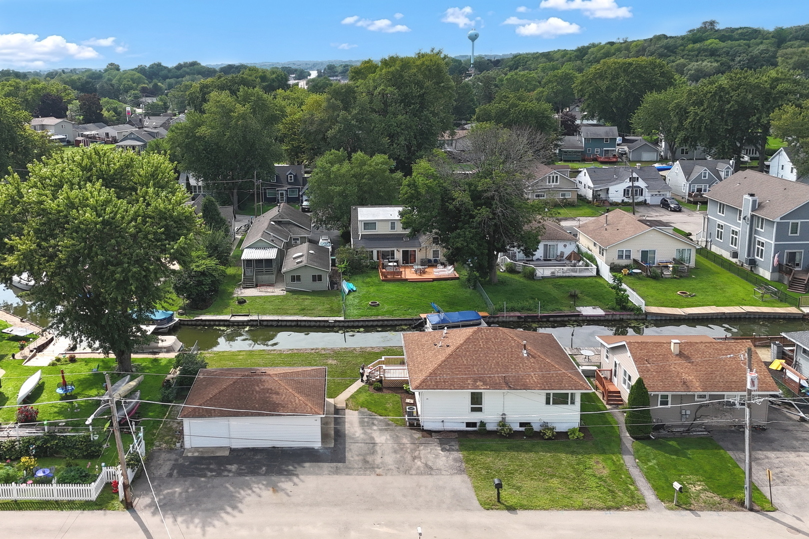 28 Lakeside Lane, Fox Lake IL 60020