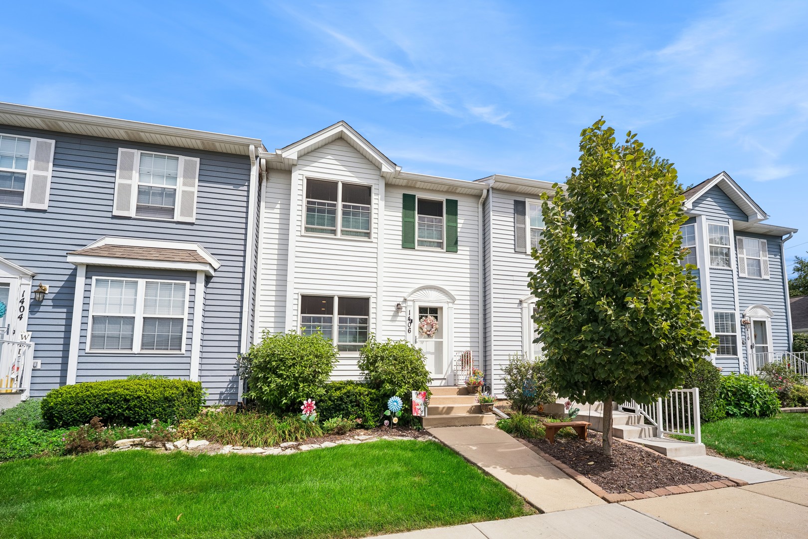 1406 Charleston Court, Geneva IL 60134