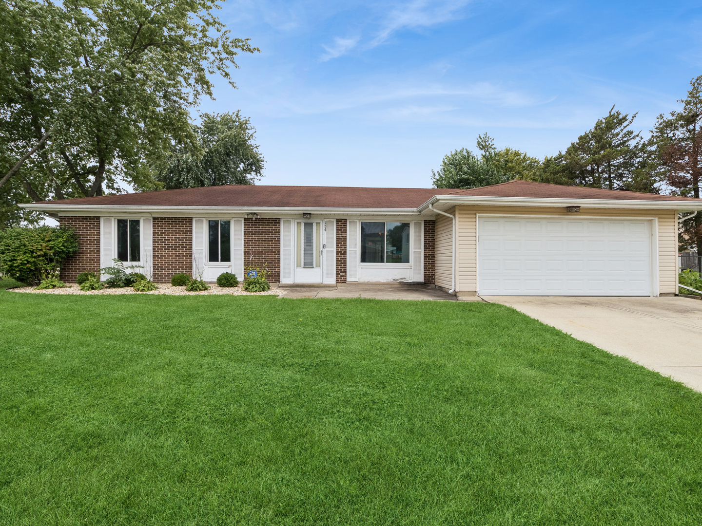 154 Stonehurst Drive, Elgin IL 60120
