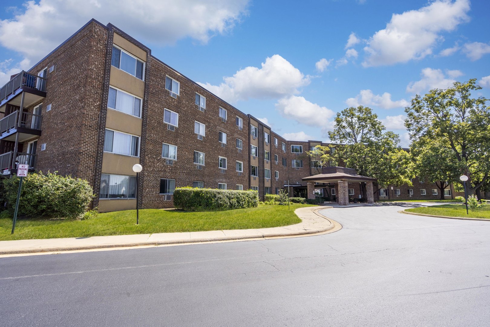 1375 Rebecca Drive Unit 218, Hoffman Estates IL 60169