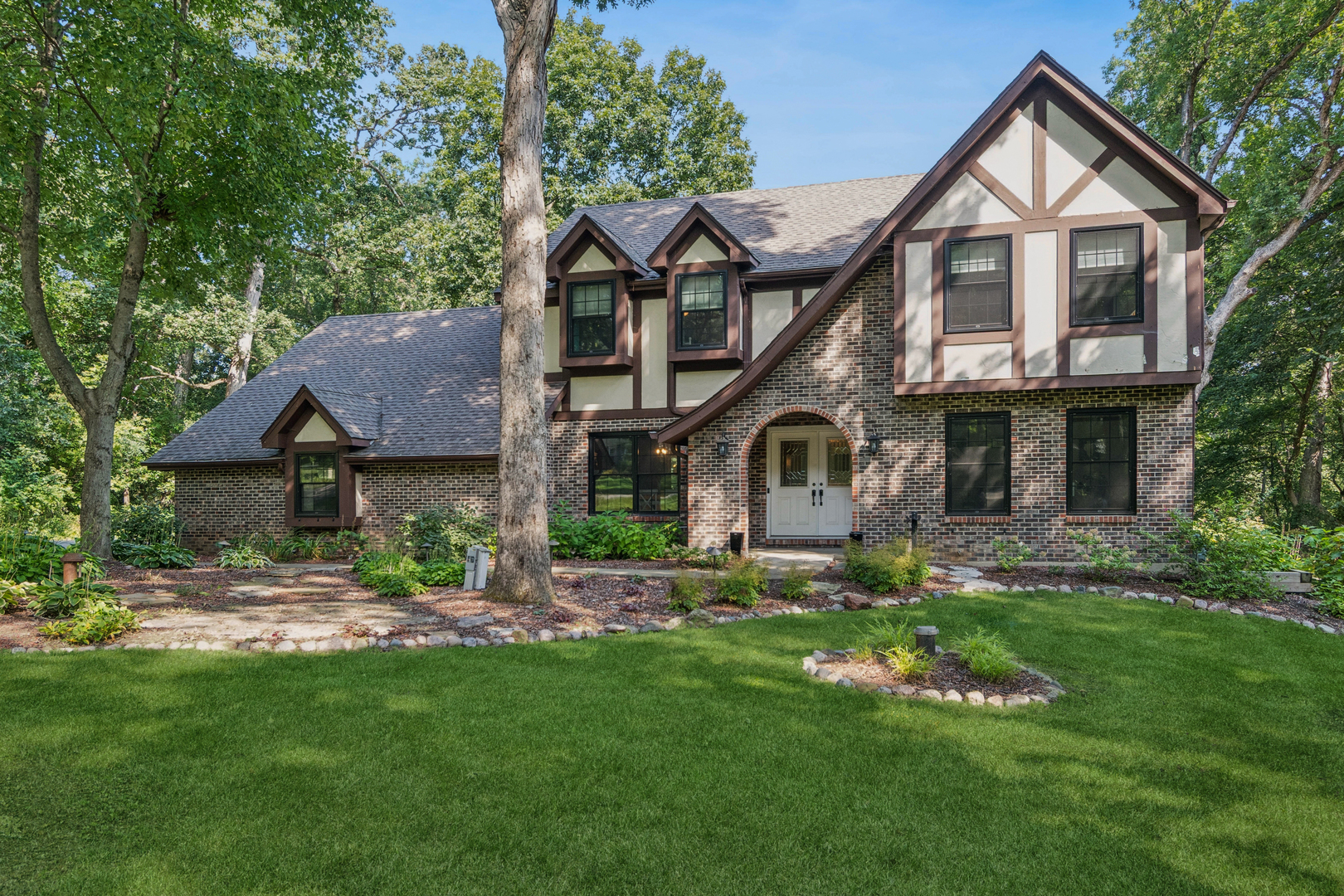 6N419 Ferson Woods Drive, St. Charles IL 60175
