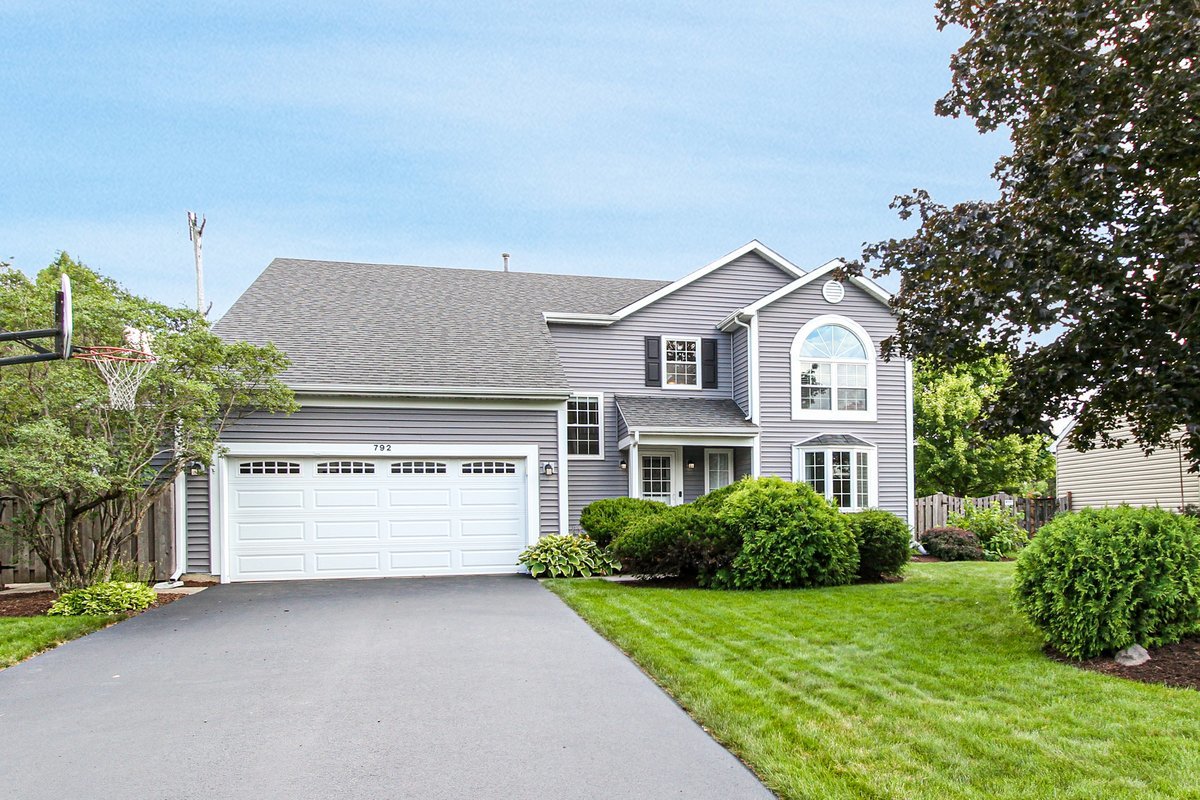792 Brandt Drive, Lake In The Hills IL 60156