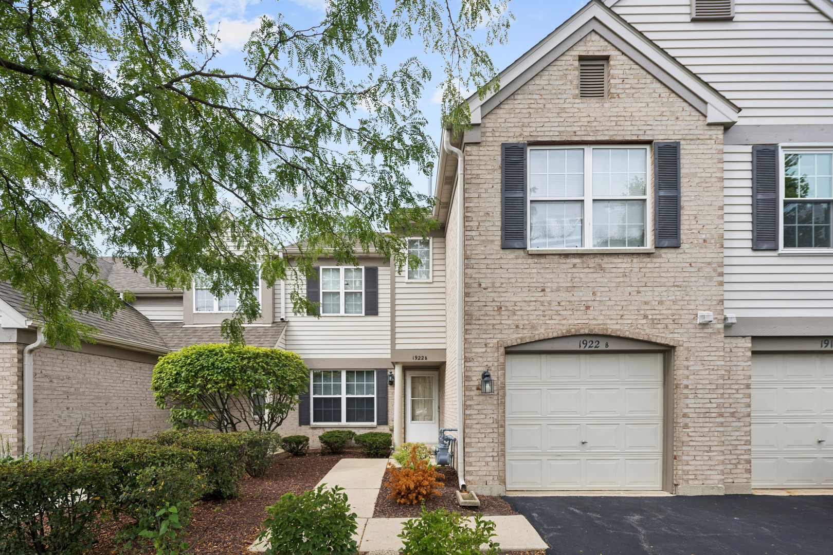 1922 Heron Avenue Unit B, Schaumburg IL 60193