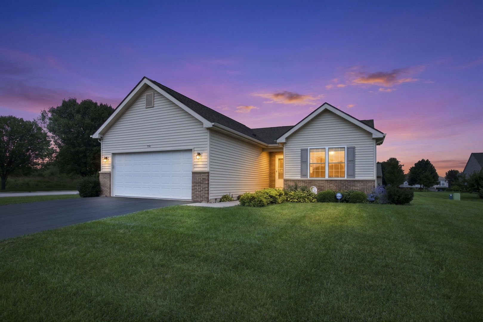 900 Jefferson Avenue, Mchenry IL 60050