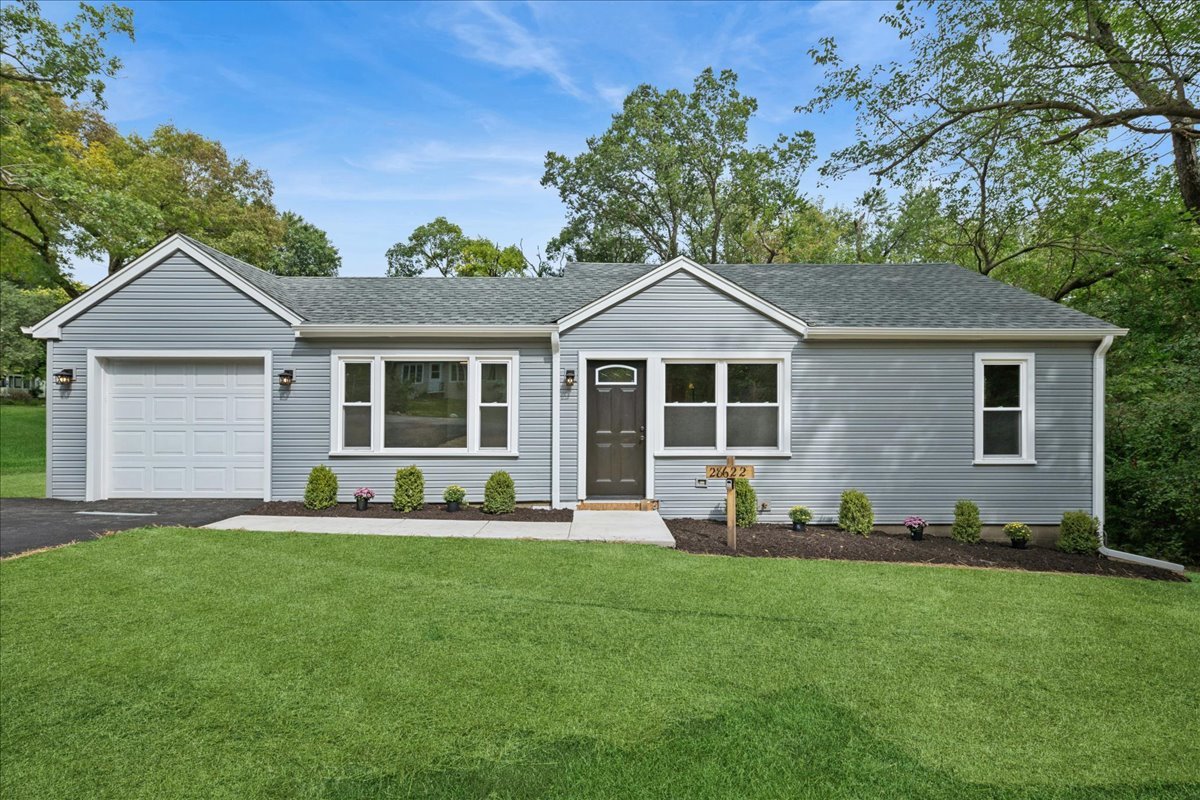 28622 W Edgewood Avenue, Cary IL 60013