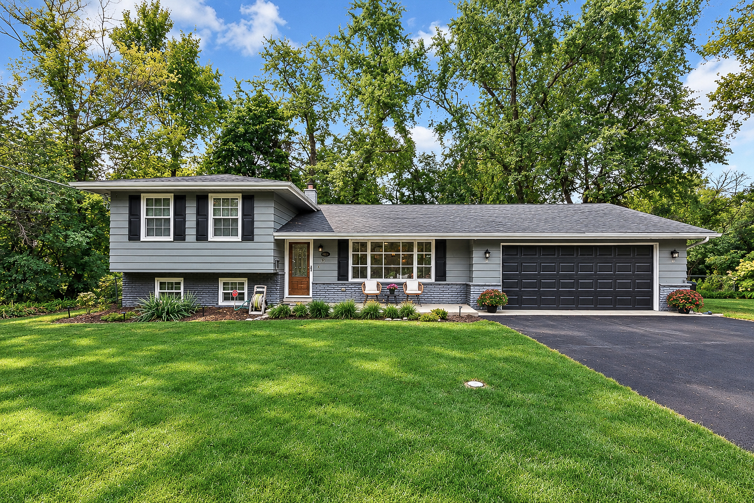 21 E Hillside Road, Naperville IL 60540