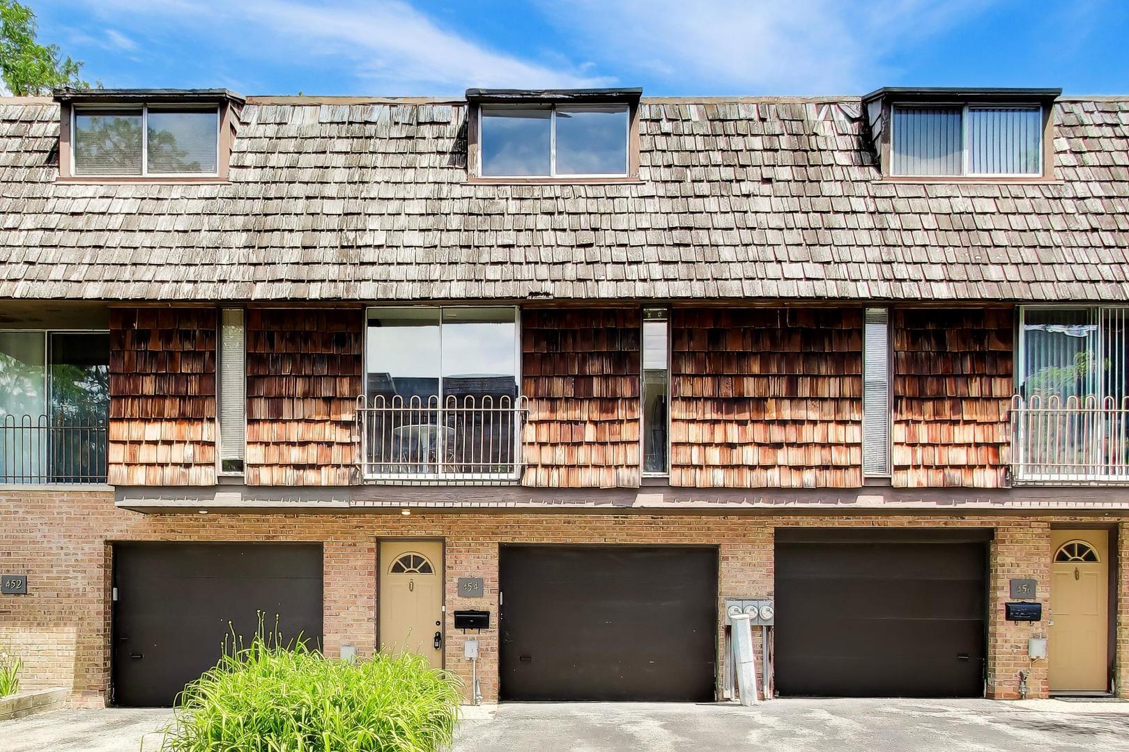 454 W Lageschulte Street, Barrington IL 60010