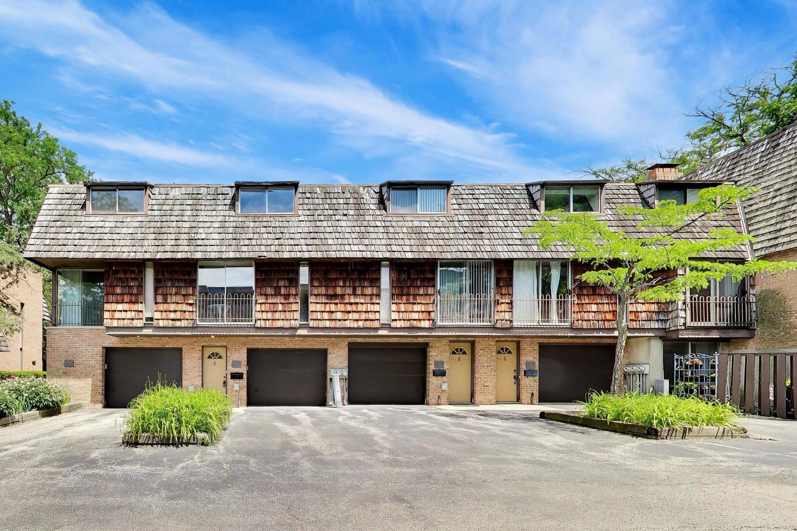 454 W Lageschulte Street, Barrington IL 60010