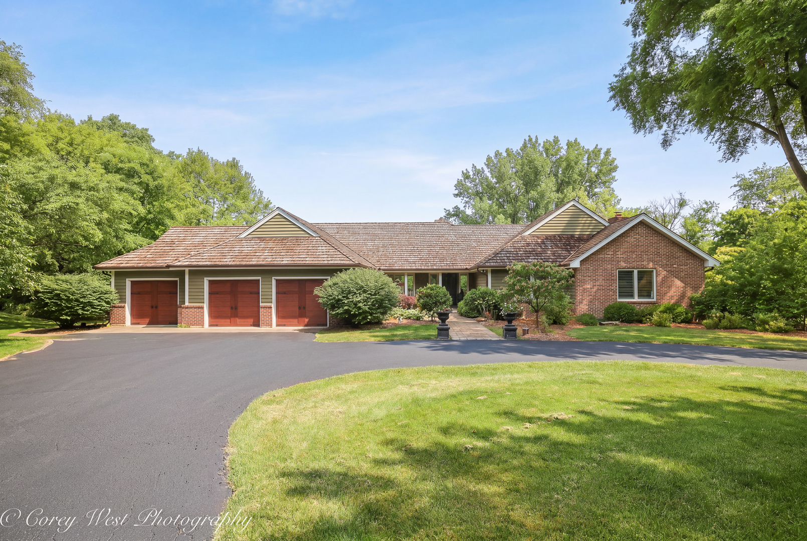 39W944 Deer Run Drive, St. Charles IL 60175