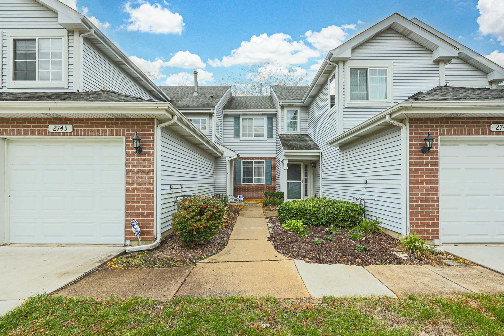 2745 Odlum Drive, Schaumburg IL 60194