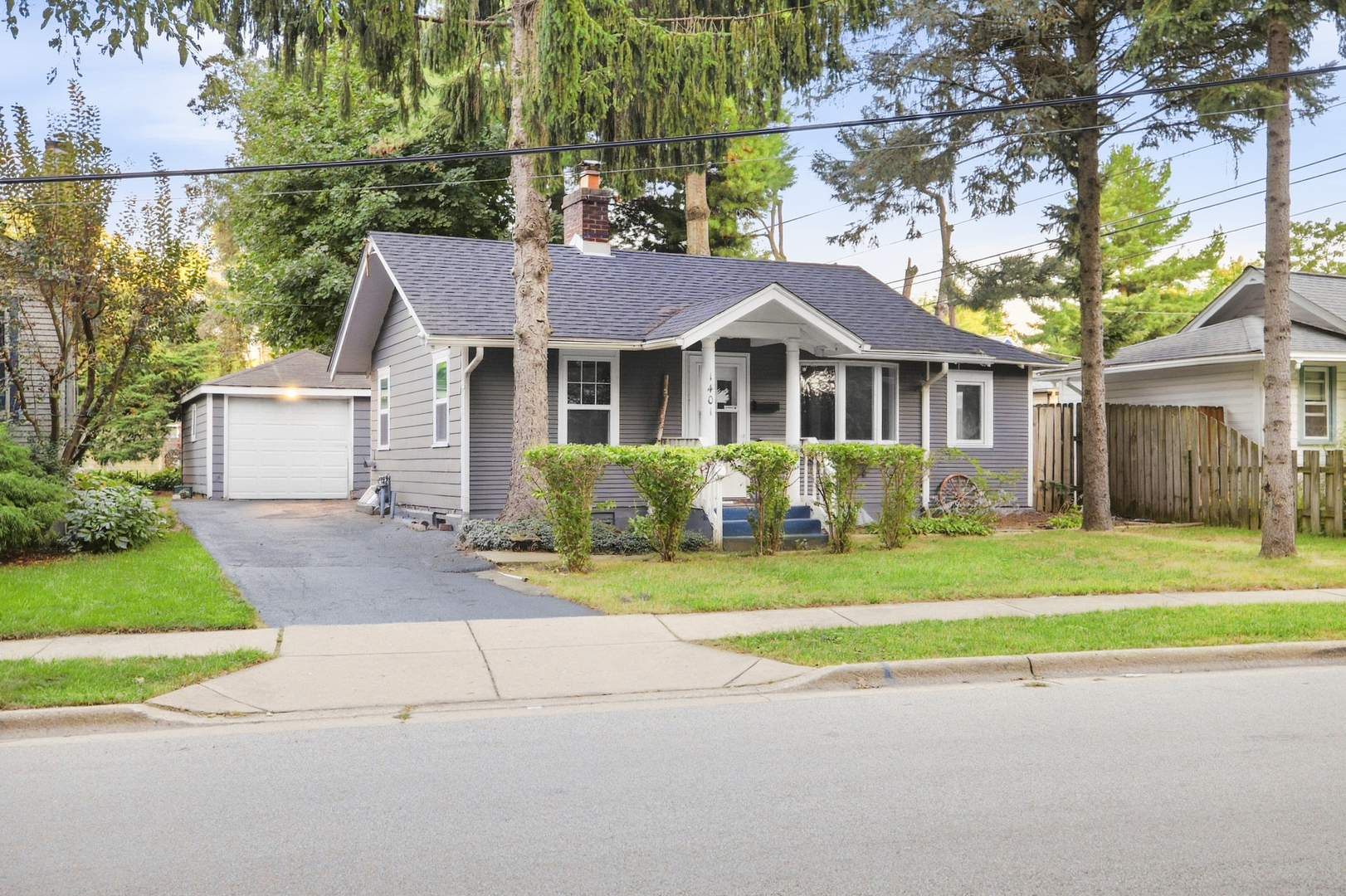 1401 Sherwood Avenue, Elgin IL 60120