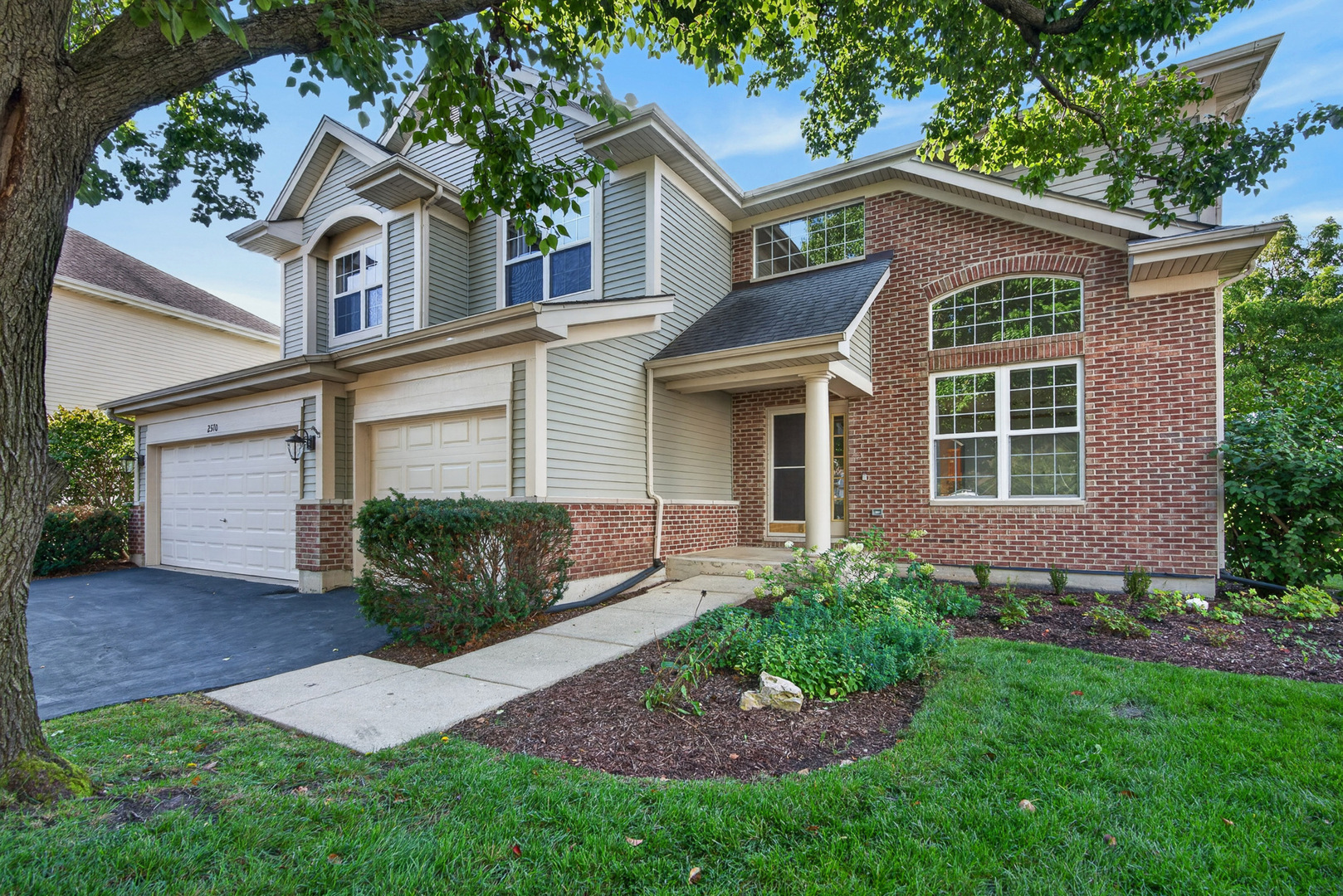 2570 N Jade Avenue, Arlington Heights IL 60004