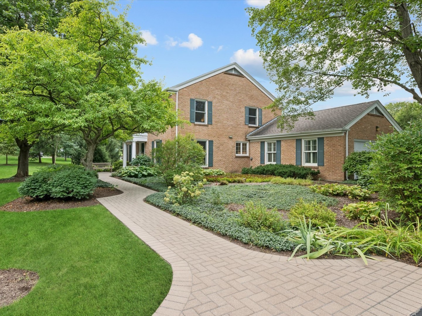 106 Carriage Road, North Barrington IL 60010