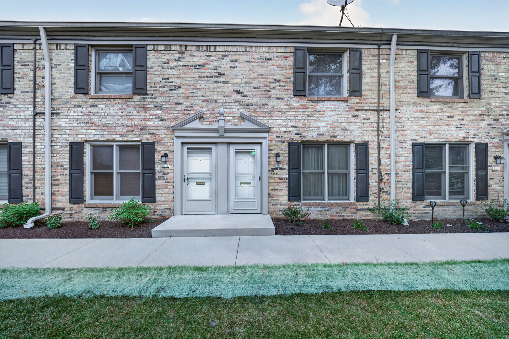 1714 Sessions Walk, Hoffman Estates IL 60169