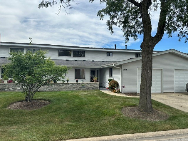 1104 Taunton Court, Schaumburg IL 60193