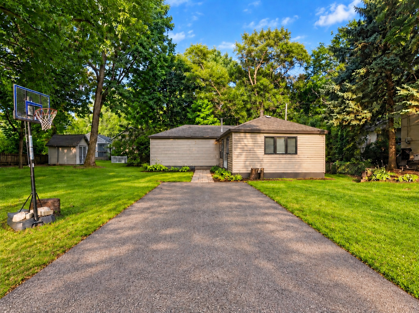 24 John Street, Crystal Lake IL 60014