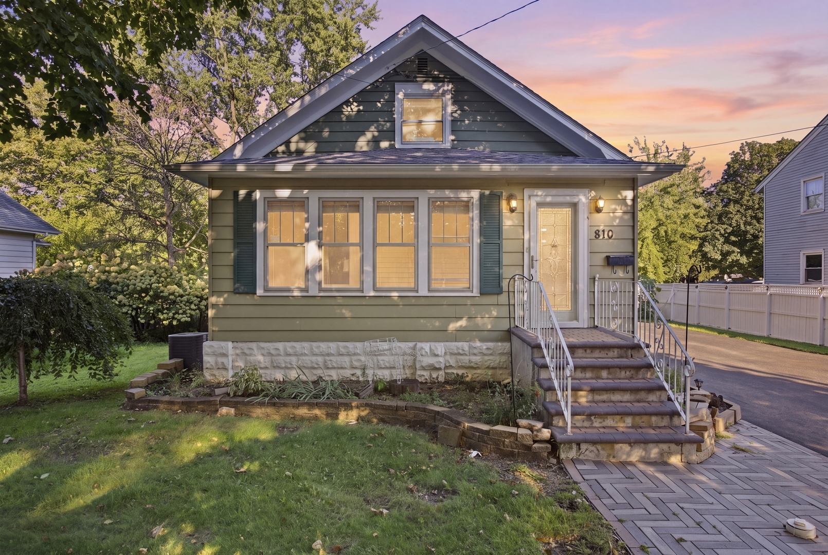 810 Wheeler Street, Woodstock IL 60098