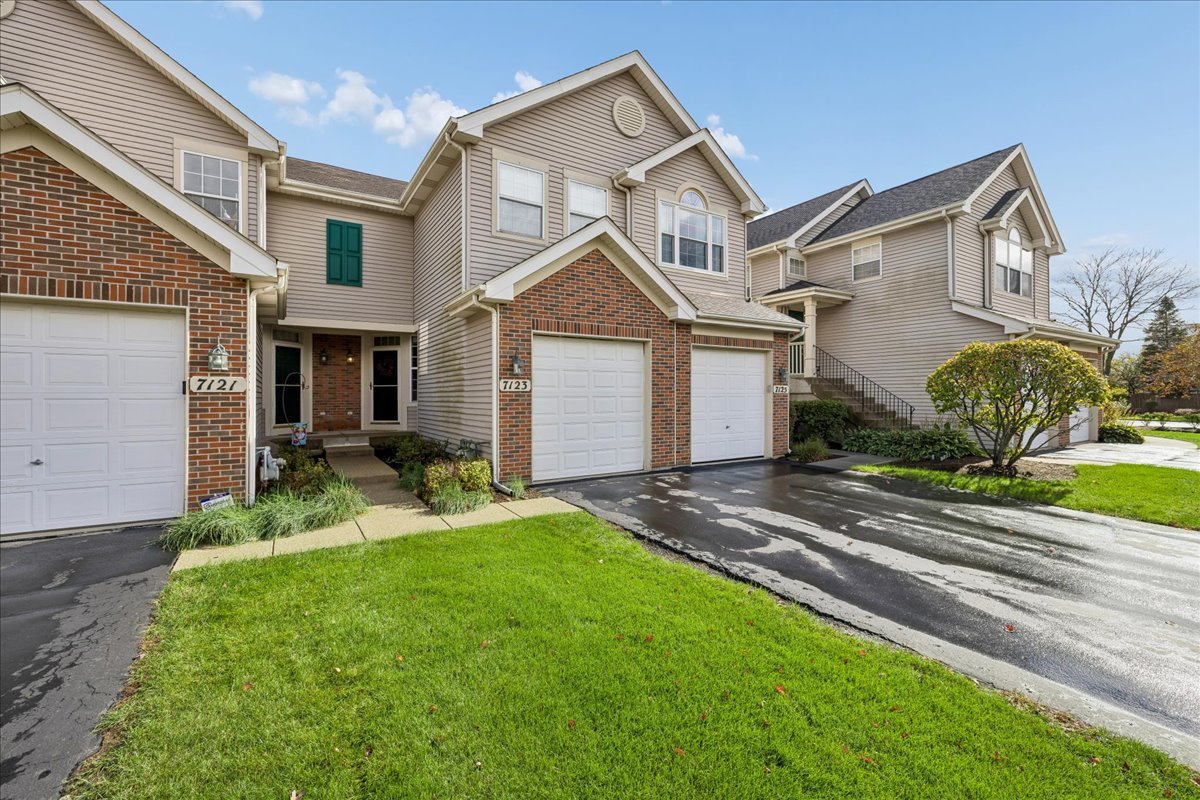 7123 Westwood Drive Unit 7123, Carpentersville IL 60110