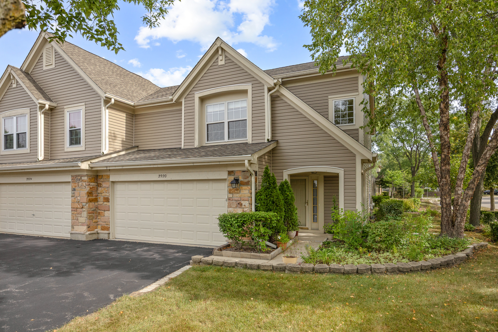 2920 OAK Court, Schaumburg IL 60193