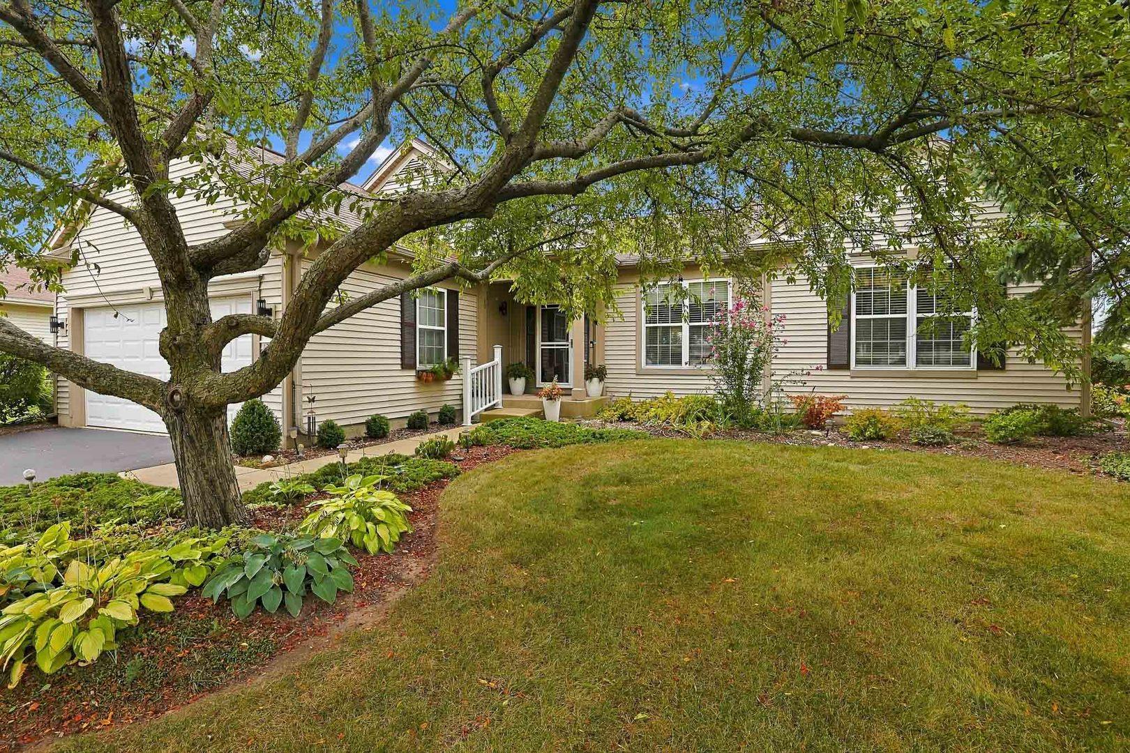 13025 Brookwood Drive, Huntley IL 60142