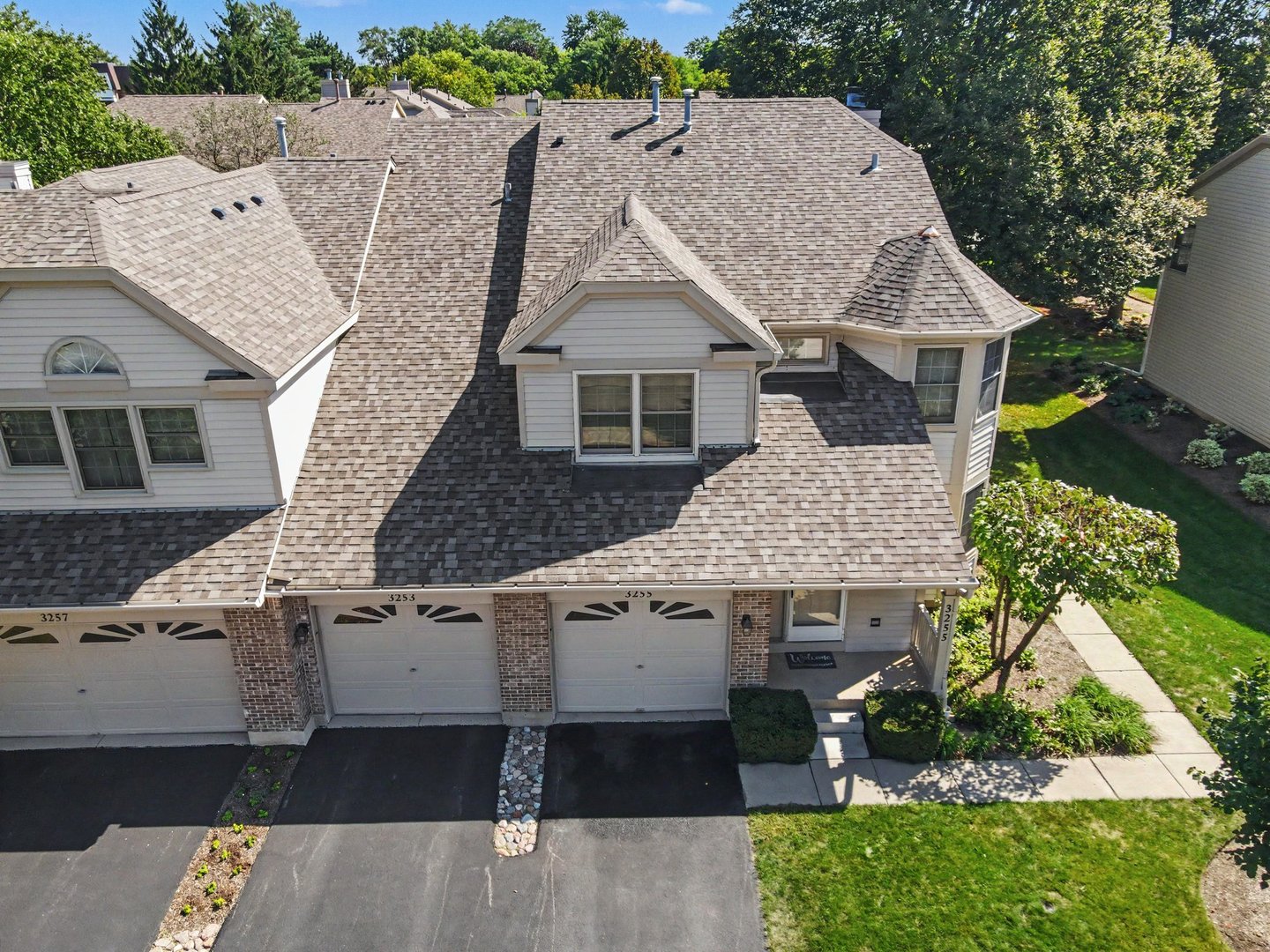 3255 N Daniels Court, Arlington Heights IL 60004