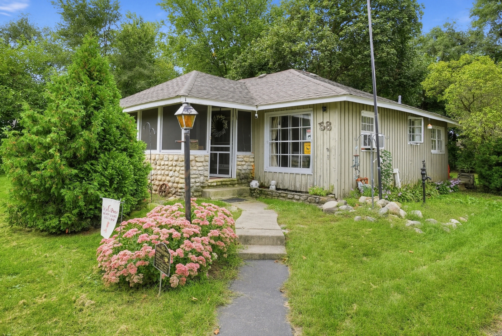 58 Woodbine Drive, Crystal Lake IL 60014