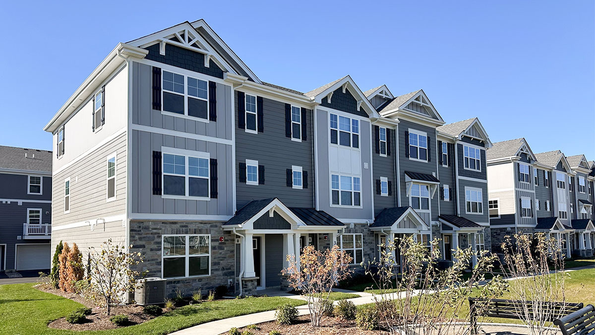 412 lakeshore Court, St. Charles IL 60174