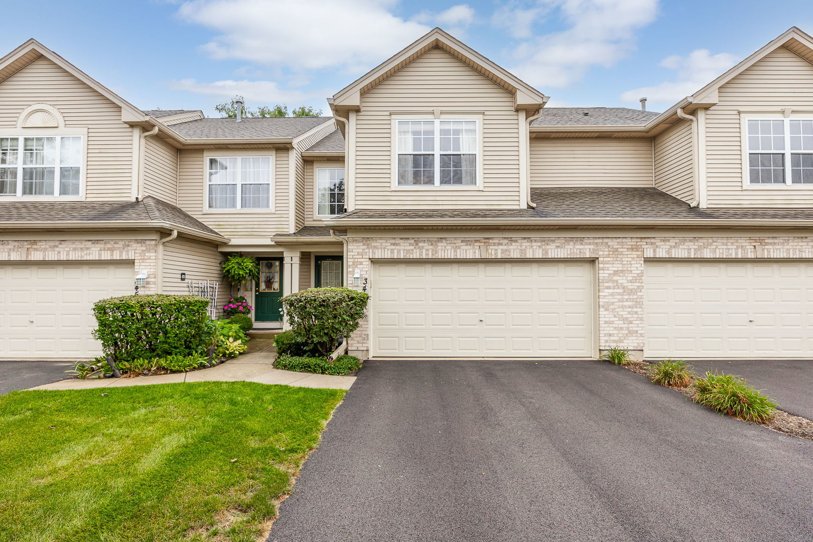 347 Gladstone Lane, Elgin IL 60120